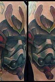 earm planeet samurai masker tatoetmuster