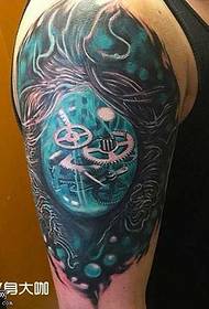 brazo tatuaje máquina realista patrón