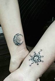 personaliteti dielli dhe hëna kombinuar modelin e tatuazheve çift