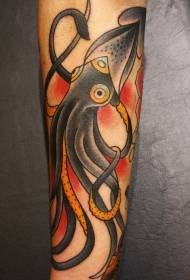 sort blæksprutte tatoveringsmønster på armen