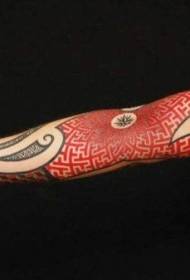 lengan corak tatu vanila hitam dan merah elegan