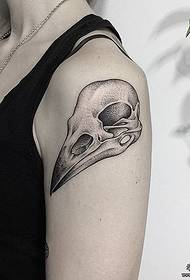 Grousse Punkt Dorn Vogel Schädel Tattoo Muster
