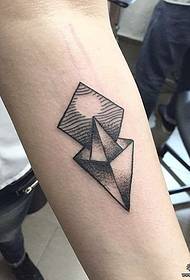 Lengan kecil titik geometris duri pola tato sederhana