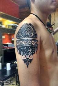 rankos Polinezijos totemo tatuiruotės modelis