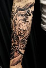 diki ruoko rwokurwa neBuddha tattoo maitiro