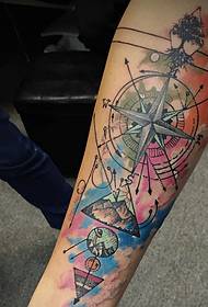 rankos mados akvarelės kompaso tatuiruotės modelis