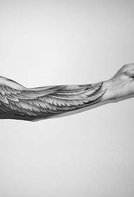 brazo ángel alas tatuaje foto