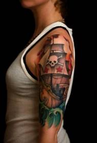 手臂經典海盜船彩色紋身圖案