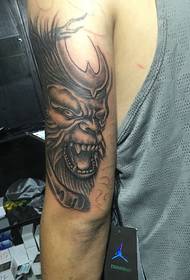 ringa me te tuakiri kaha, te ahua tattoo Qitian Dasheng