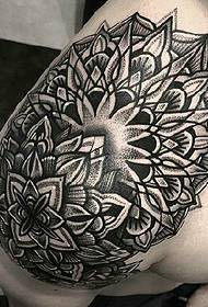 personality handsome arm vanilla tattoo pattern