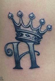 model de tatuaj cu coroana gri negru