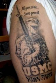 Vietnamlı askerleri silah ve mektup bellek dövme deseni