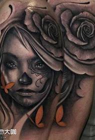modello tatuaggio braccio morte ragazza