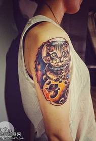 Braço gato planeta tatuagem padrão