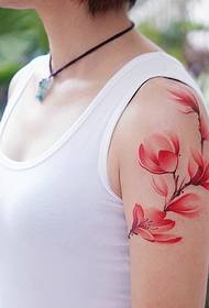 适合女生的手臂水彩花朵纹身图案