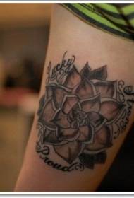 braccio sul modello del tatuaggio del loto sacro nero