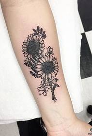 дівчина Невеликий свіжий соняшниковий татуювання візерунок на внутрішній стороні руки