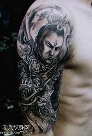 lengan pola tato dewa Erlang