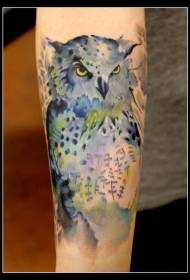 Slatki akvarelni oblik sova tetovaža na ruku