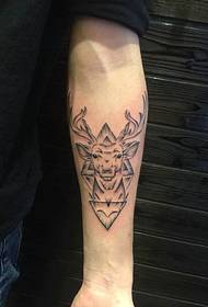 brako geometrio cervo tatuaje estas tre ŝika