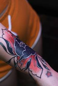 Цвет руки татуировка лотоса очень красивая