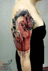 padrão de tatuagem de mulher de braço