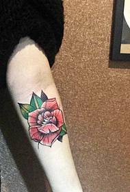 fete braț personalitate șofran floare model tatuaj