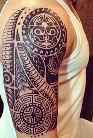modello maschile tatuaggio braccio totem prepotente prepotente 15526 braccio modello