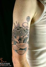 modello tatuaggio braccio fungo