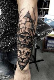 Арм череп лев татуювання візерунок