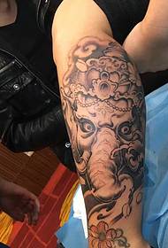 nuovo modello di tatuaggio di elefante bambino alla moda