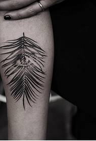 Qaabka Indhaarka Tattoo ee Indhaha