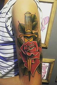 szúrt rózsa, kar tőr rózsa festett tetoválás minta