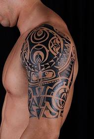 5 vira bela nigra granda totema kiraso tatuaje ŝablono