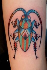 Kolorowy wzór tatuażu owadów na ramieniu