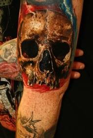 Modello di tatuaggio realistico del cranio di colore naturale del braccio