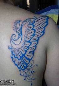 Boja totem krila tetovaža uzorak s lijepim ramenima