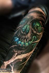 Forma realis horror femur skull tattoo