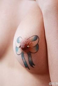 Tatuaggio di prua su donna mime