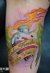 Modello tatuaggio ali di cuore di fuoco