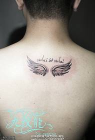 肩部的翅膀图腾纹身图案