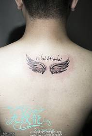 Modello di tatuaggio totem ali spalla