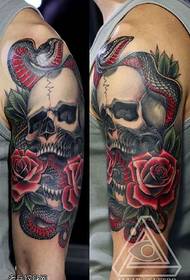 Modello di tatuaggio rosa vipera spalla