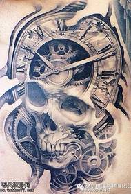 modèle de tatouage crâne temps horloge