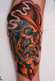 Modello di tatuaggio teschio con gambo