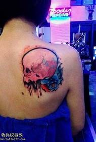 Modello di tatuaggio rosa posteriore