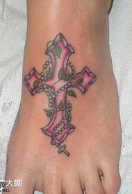 Modello di tatuaggio croce rosa piede