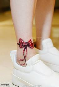 Tattoo me hark në kyçin e këmbës
