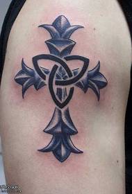 Kryžiaus totemo tatuiruotės modelis
