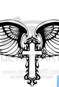 Ръчен кръст татуировка на крила